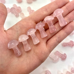 1インチローズクォーツマッシュルーム、小さなローズマッシュルーム、ローズクォーツ彫刻、マッシュルーム彫刻ローズクォーツ、P-124