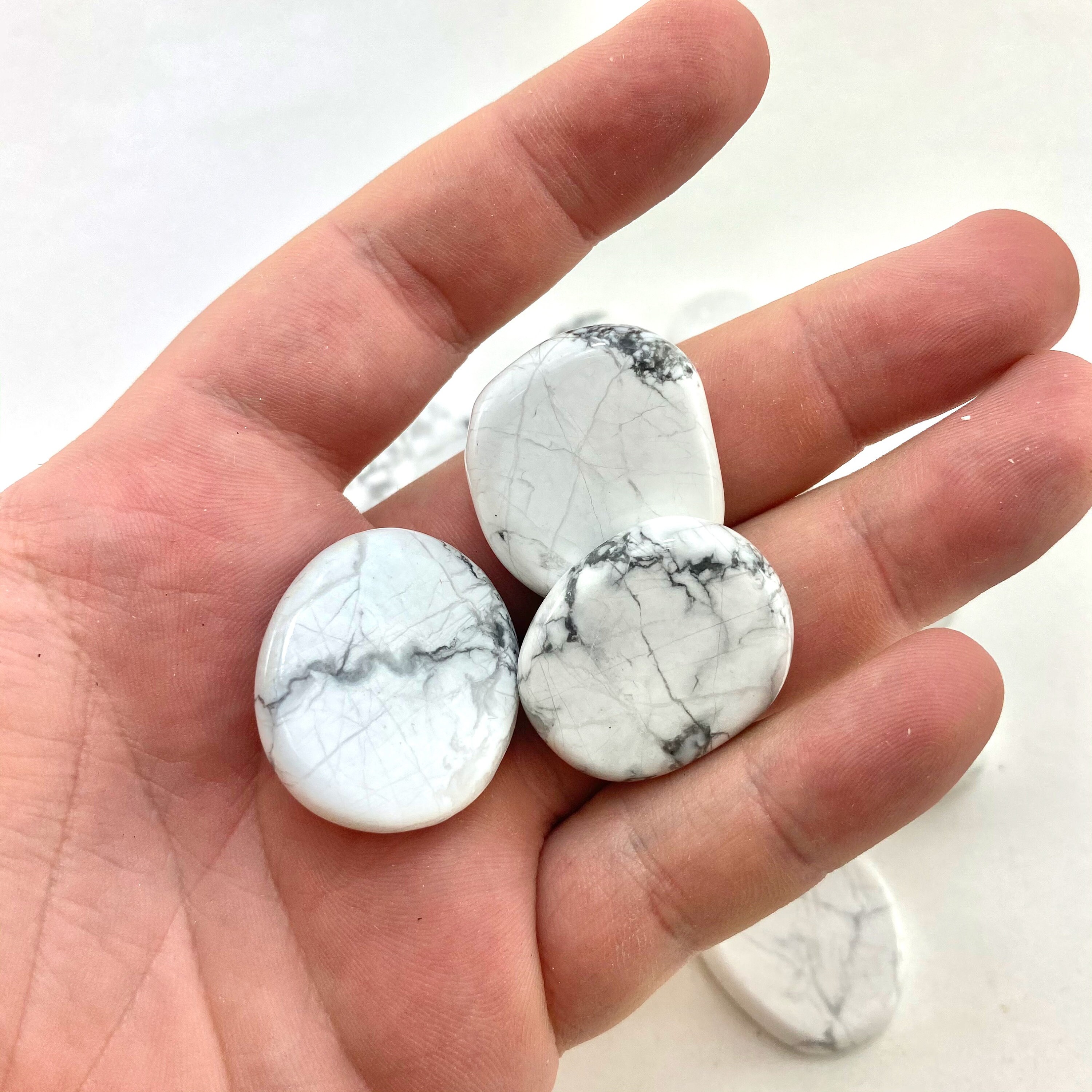 Howlite Worry Stone, Small Howlite Smooth Stone, Healing Howlite Ston…