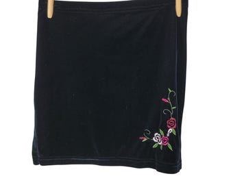Spódnica vintage, rozmiar średni, 27" w talii, czarny aksamit, linia A, seksowna, klubowa, mini, w kwiaty
