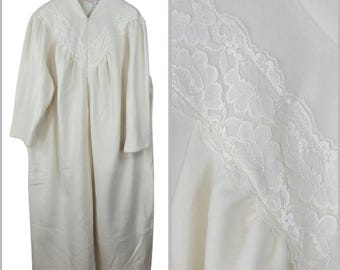 NEW Vintage Fuzzy Fleece Plus 3X Housecoat Robe 1/2 Zip Warm Lace Trim White