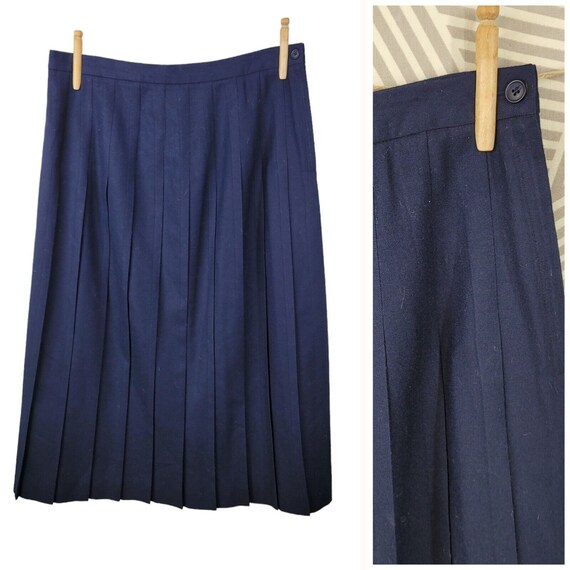 Navy pleated top skirt size 18