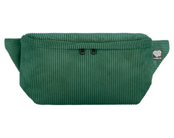Bauchtasche Cord Grün (groß, 3 Fächer) – geräumige Hipbag, Crossbody Gürteltasche Damen und Herren, vegan und fair made in Germany (Berlin)