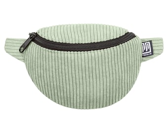 Mint Corduroy Mini Fanny Pack: Vegan and hand-sewn in Berlin. Unisex, stylish, and versatile as a shoulder bag for women, men, and children.