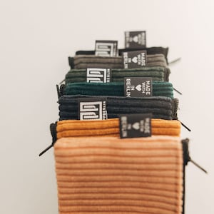 Etui klein Cord grün Mini Vegan Handgenäht in Berlin Geldbörse für Kinder Damen Herren Unisex Mini-Geldbörse Portemonnaies Bild 4