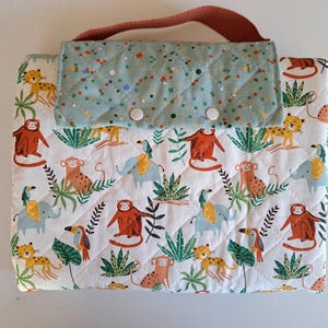 Portable changing mat - multi-pockets