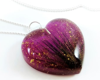 Roze aangepaste dierenbont hartketting, hars en sterlingzilver herdenkingsmedaillon