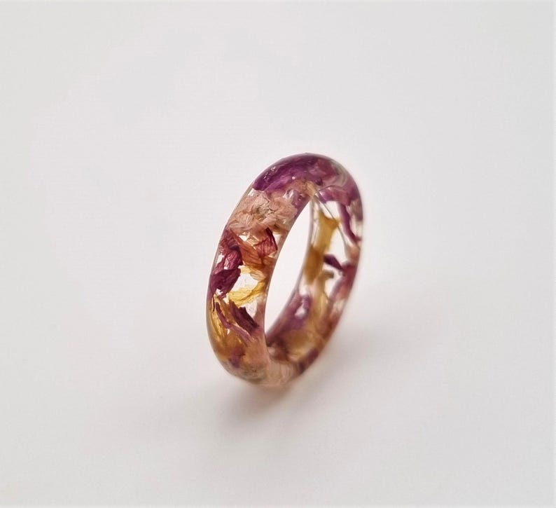 Wedding flower ring, Bridal bouquet keepsake, Wedding flower preservation, Real flower keepsake ring, Bespoke resin jewelry, Wedding gift image 1