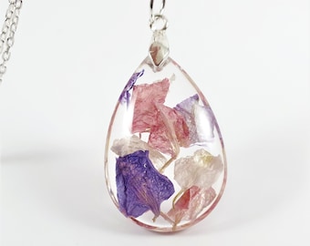 Wedding flower pendant, Wedding bouquet preservation, Bridal flower necklace, Confetti pendant, Bespoke resin jewellery, Flower preservation