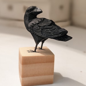 Raven figurine, crow gift, handmade crows, wooden raven, crow art, gift for Halloween, bird sculpture, crow sculpture, wooden crow