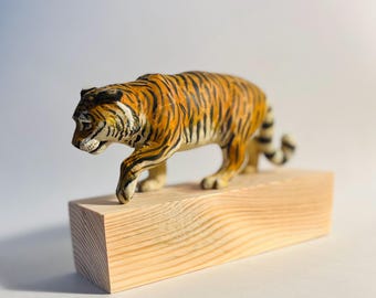 木彫りの虎の置物：シベリアトラアート - Etsy 日本