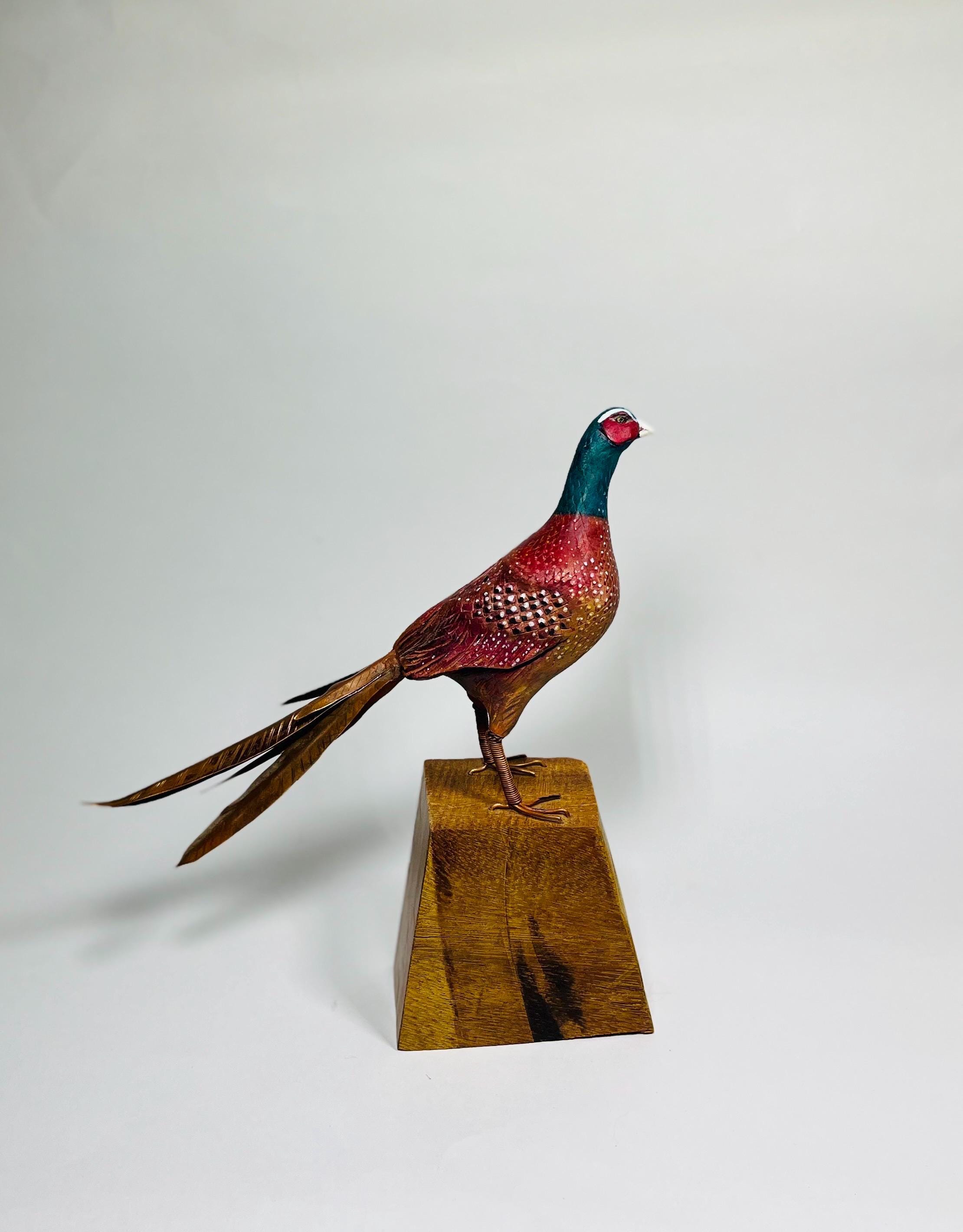 手彫りのキジの彫刻、精巧な鳥の置物、銅製の尾、野生動物のアート