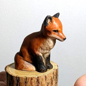 Wooden fox figure, Hand-carved animal figurines, fox collectors, Perfect gift for fox enthusiasts, Fox ornament, Fox home decor, Fox carving