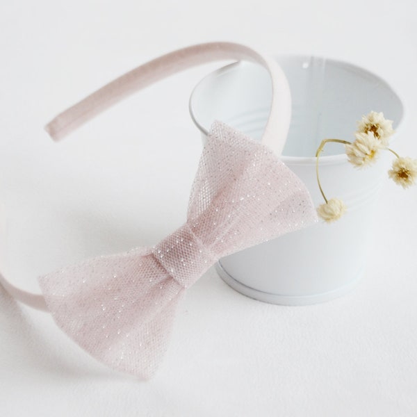 Headband with a glittering tulle knot for pretty girls