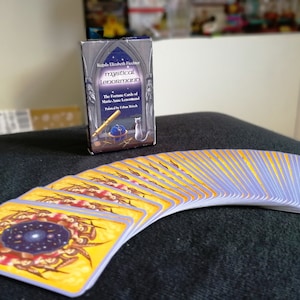 Leitura mística de previsão de cartas Lenormand - escolha de 3 spreads (previsão de 1 carta, spread de 3 cartas, spread 'Runway' de 9 cartas)