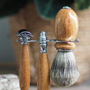 Shaving set made from Mango wood with chrome fittings. image 3