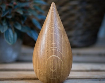 Wooden keepsake made from Oak. Cremation urn. Keep a token of a loved ones ashes in an attractive, discrete and secure wooden miniature urn