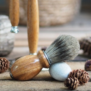 Shaving set made from Mango wood with chrome fittings. image 5