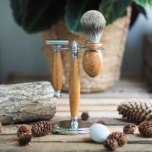 Shaving set made from Mango wood with chrome fittings. image 7