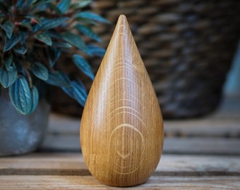 Wooden keepsake made from Oak. Cremation urn. Keep a token of a loved ones ashes in an attractive, discrete and secure wooden miniature urn