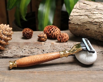 Mach 3 or Fusion razor handle made from Sapele. Wooden Razor handle. Wooden Razor. Ideal gift.