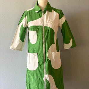 Original Vintage Marimekko dress in Funky Style with Geometric Print, nice pockets, made in 1970s, made in Finland