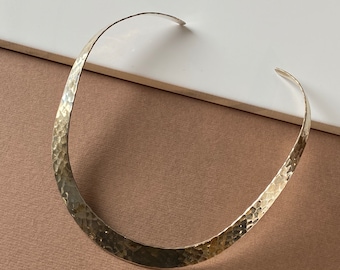 A big Vintage Modernist sterling silver collar by Peter von Post, made in Sweden
