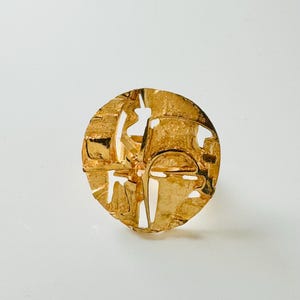 Signed Modernist Finnish Abstract Modernist Brutalist Gilt Bronze ring, made by Jorma laine for Turun hopea in 1970s, Made in Finland