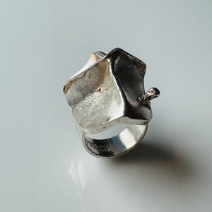 Modernist / Rare Modernist Lapponia sterling silver sculpture Ring named ”Magmassa”by Bjorn Weckström, made in Finland 1971