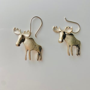 Reindeer sterling silver earring by Finnish jewelry artist Harri Syrjänen made in Finland