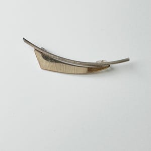 Modernist Finnish gilded Sterling silver brooch , made by Finnish Jewelry designer E. Räsänen for Saurum Oy  in 1980s, Made in Finland