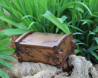 Wedding Rings Box, Keepsake Storage Box, Wooden Memory Jewelry Chest, Vintage Custom Personalized Wood Box, Rustic Handmade Lichtenberg Box
