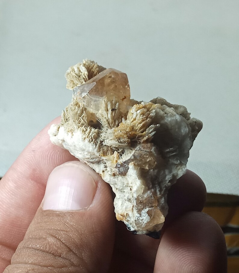 150carat32*32mm Topaz Crystal stone for wire wrap raw rough gemmy topaz crystal from Pakistan