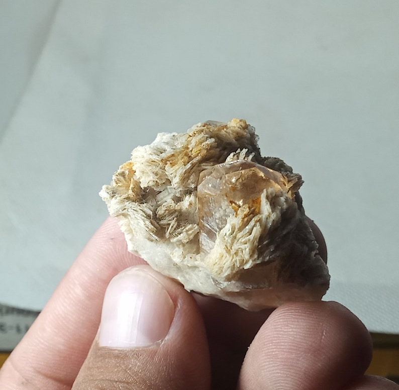 150carat32*32mm Topaz Crystal stone for wire wrap raw rough gemmy topaz crystal from Pakistan