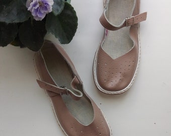 Vintage Leder unbenutzt Schuhe, braune Sandalen für Mädchen, junge, hergestellt in der UdSSR, sowjetischen Kinder Sandalen, perforiert Schuhe, Mitte Jahrhundert Ankle Strap Brogues