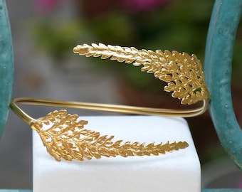 Fern Leaf cuff Bracelet 18k Gold plated on sterling recycled silver 925. Eco Vegan bracelet by Mother Nature Jewelry