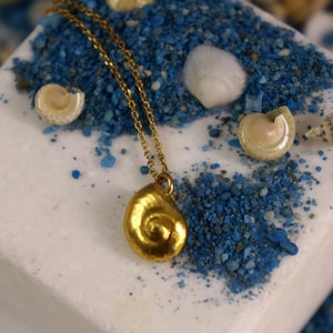 Vintage Style Real Sea Shell Pendant 14K Gold plated On sterling silver