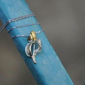 Regalo per compleanno, regalo per la mamma, collana in argento con ramo d&#39;ulivo, collana con ulivo, ciondolo con ramo d&#39;albero, collana greca, collana delicata