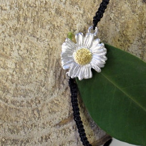 Real flower Macrame bracelet on Sterling silver 925. Chamomile is a symbol of healing, patience and attracting wealth