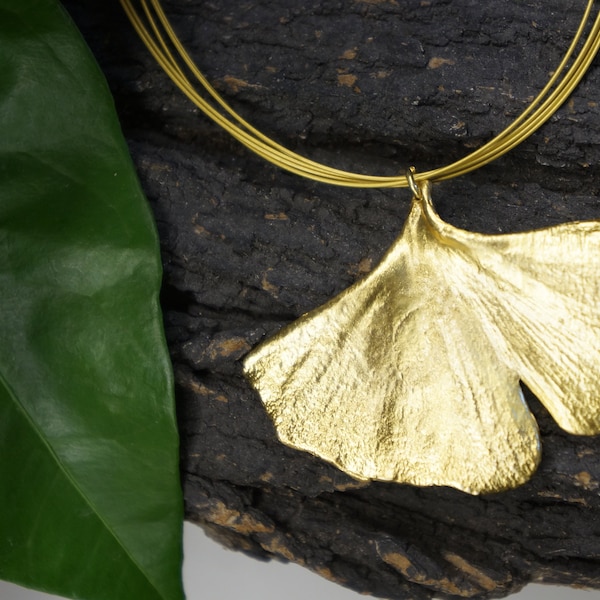 Collier de feuilles de Ginkgo Biloba de Real Gingko Plant 14k Gold sur argent sterling. Bijoux naturels des bois.