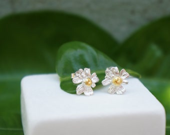 Tiny chamomile Flower Stud Earrings for girls and women.Minimalist earrings Dainty Small Chamomile Floral Earrings in Sterling Silver 925