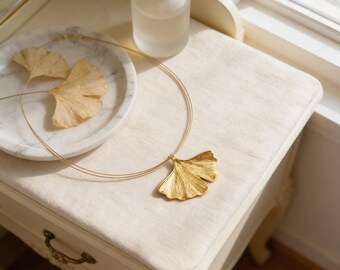 Vinani Ciondolo a Forma di Foglia di Ginkgo Opaco con Catena di
