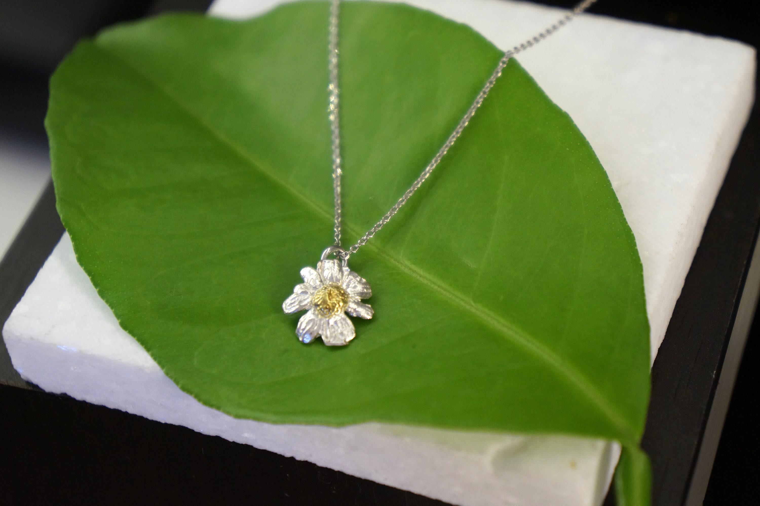 本物のカモミールの花のネックレス、手作りのミニマルジュエリー、繊細