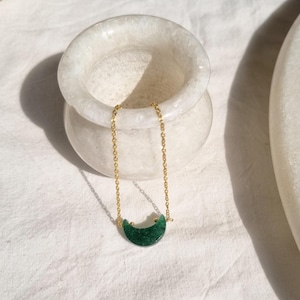Green Aventurine Luna Moon Bracelet for Women – Dainty Crescent Gemstone Attracts Luck, Growth and Soothing Natural Green Elegance