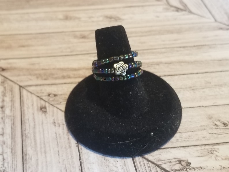 Dainty Rings Set of 3 Stretch Rings White With Silver Flower Multichrome Rings Simple Rings Tiny Stretch Rings