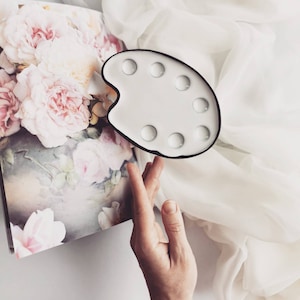 Palette de peinture céramique CLASSIC n°2 pour mélanger les couleurs à l'aquarelle, à l'huile, à l'acrylique et à la gouache. Fait main. Cadeaux esthétiques pour artistes.