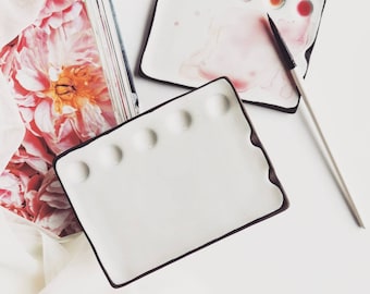 CLASSIC LINE No.2 Ceramic paint palette for watercolor, oil, acrylic, gouache color mixing. Handmade. Aesthetic gifts for artists.