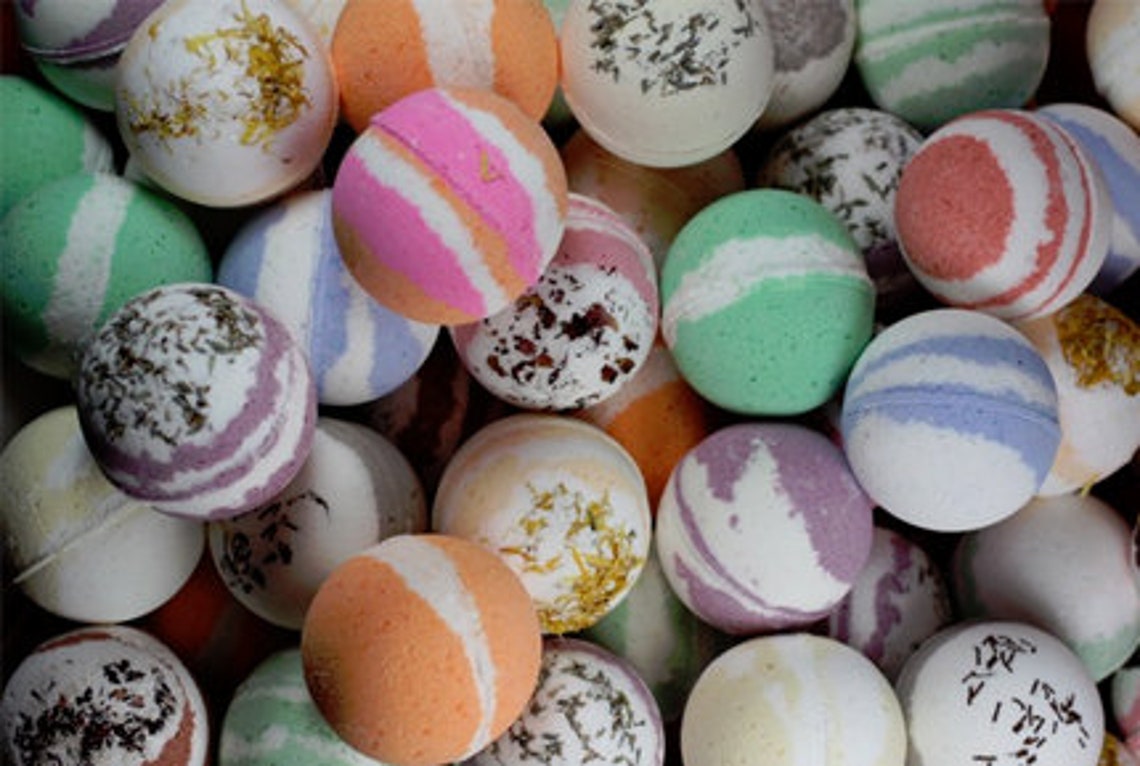 Bath Bombs Surprise Charm inside each Bathbomb. Set of 6. Etsy