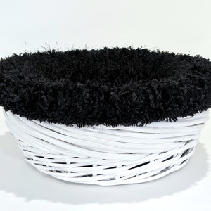 Cat Basket Bed Black Crochet 14-Inch Round White Wicker Willow Vintage Basket Cat Pet Bed Basket Washable Cushion Liner Cover
