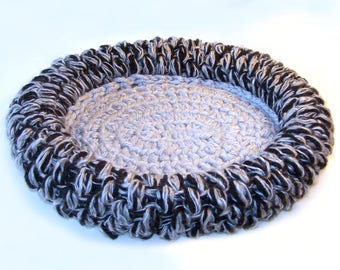 Cat Bed Black Gray Soft-Side Pet Bed 22-Inch Crochet Cat Bed/Rug Washable