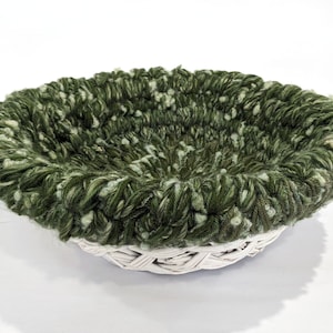 Cat Basket Bed Green Crochet Yarn Blends 18-Inch Round White Willow Cat Pet Bed Vintage Basket Washable Cushion Liner Cover
